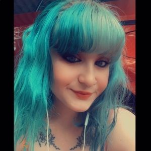 Meet your Posher, Victoria